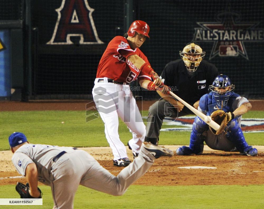 Angels' Matsui hits a single vs. Royals