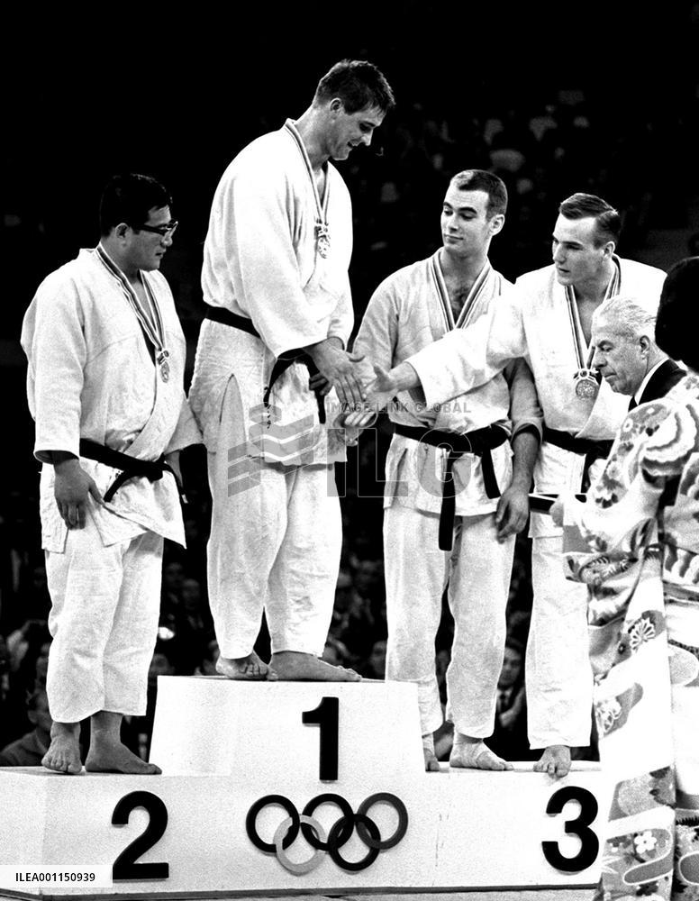 Tokyo Olympic judo gold medalist Geesink dies