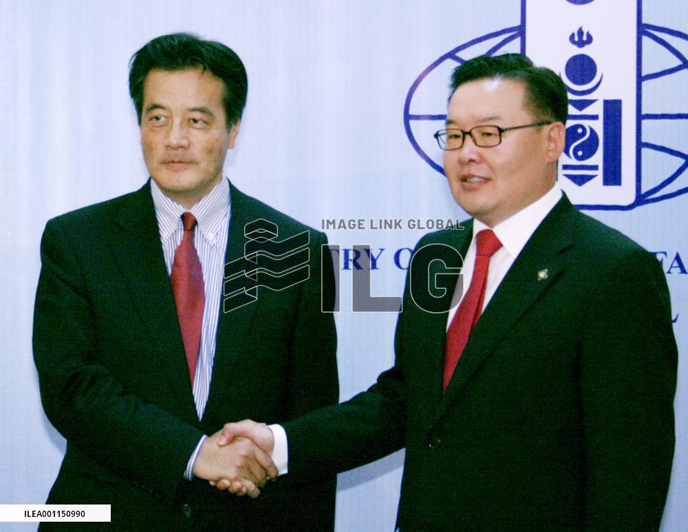 Japan's Okada meets with Mongolia's Zandanshatar
