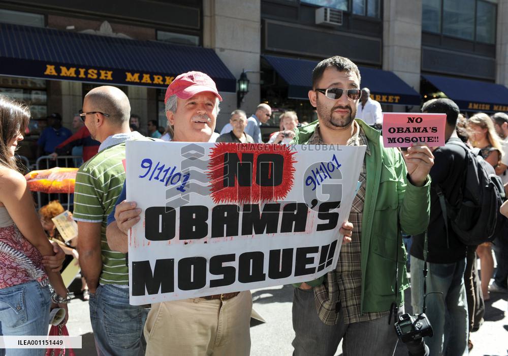 Protestors against Islamic center project near Ground Zero