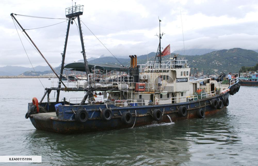 Senkaku activists launch protest voyage from H.K.