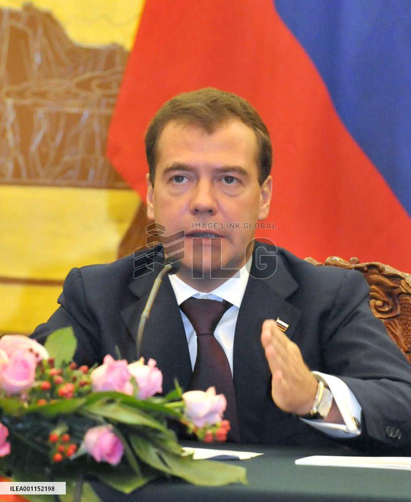 China, Russia vow to boost strategic partnership