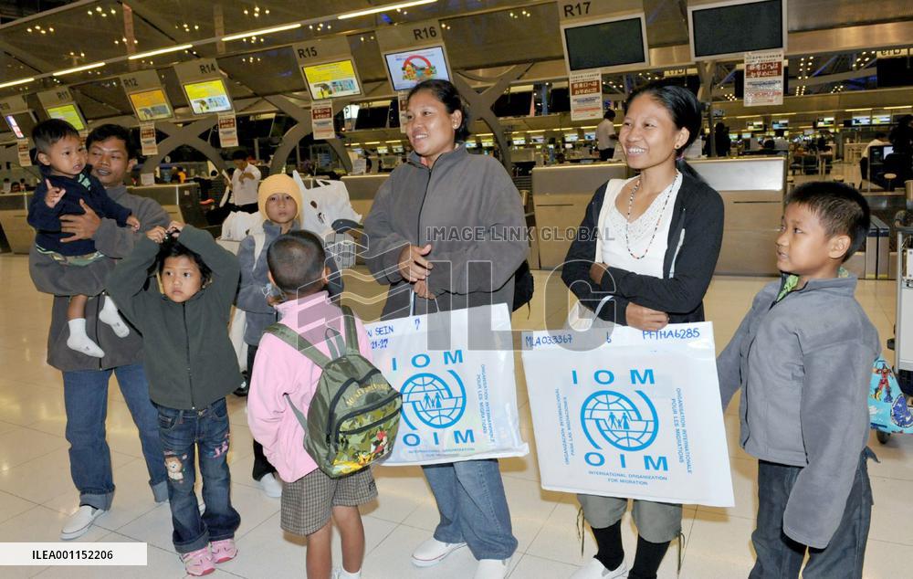 Myanmar refugees depart for Japan