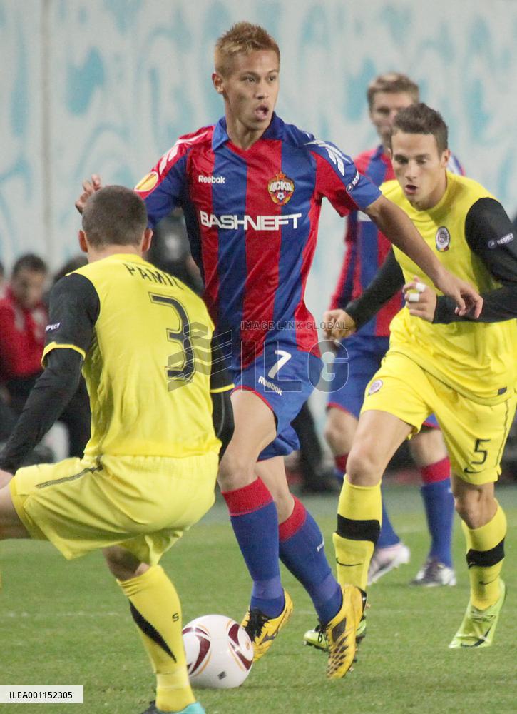 Honda plays against Sparta Prague