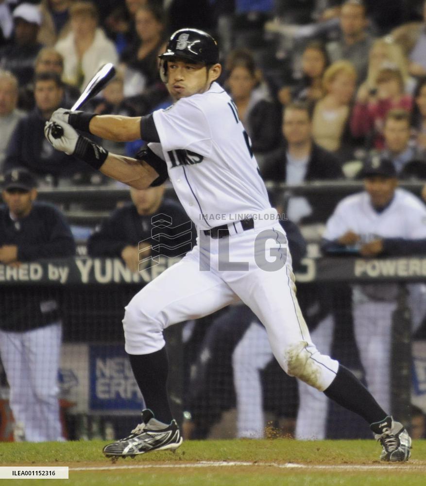 Ichiro brings season total to 210