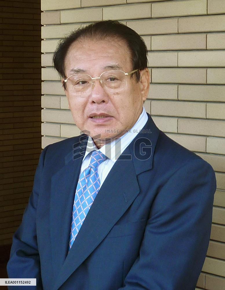 Veteran governor to retire