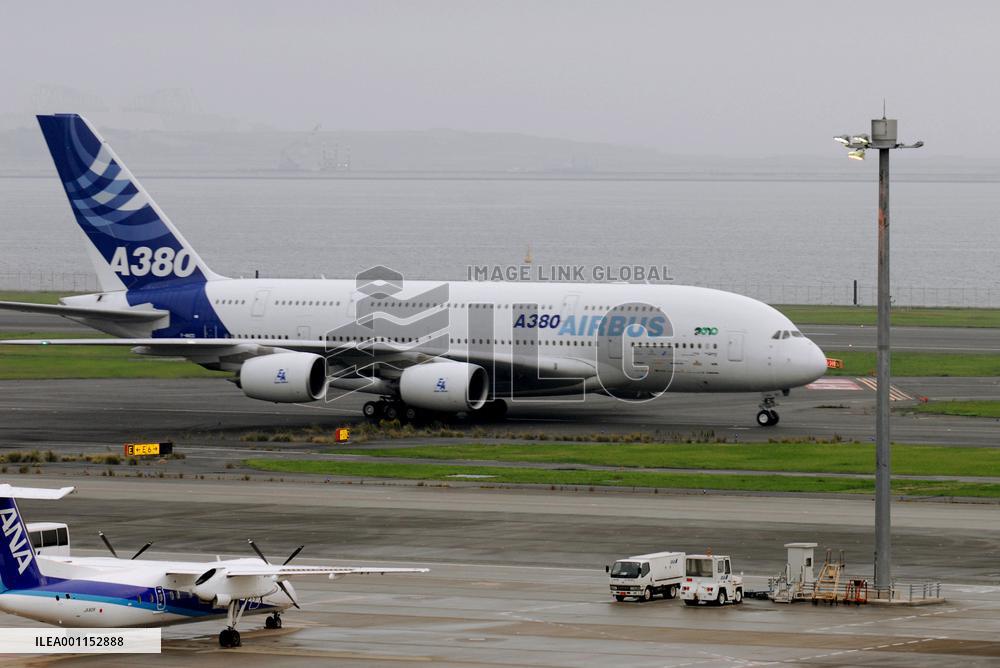 World's biggest passenger jet arrives in Japan