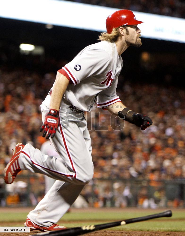Phillies' Werth homers in Game 5