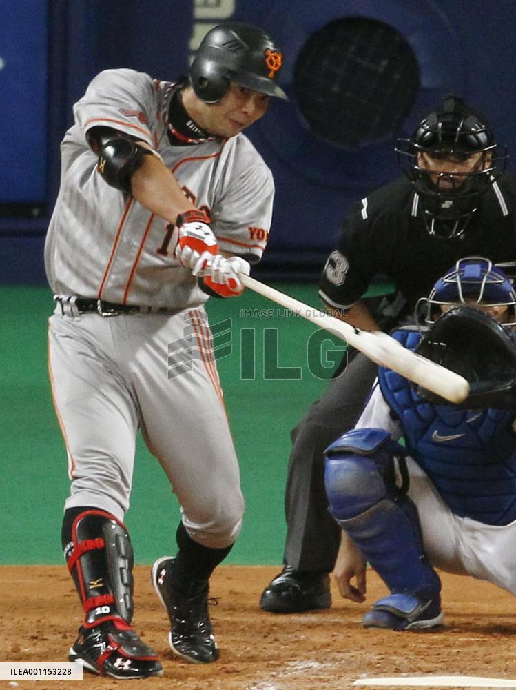 Giants' Abe blasts solo homer vs. Dragons