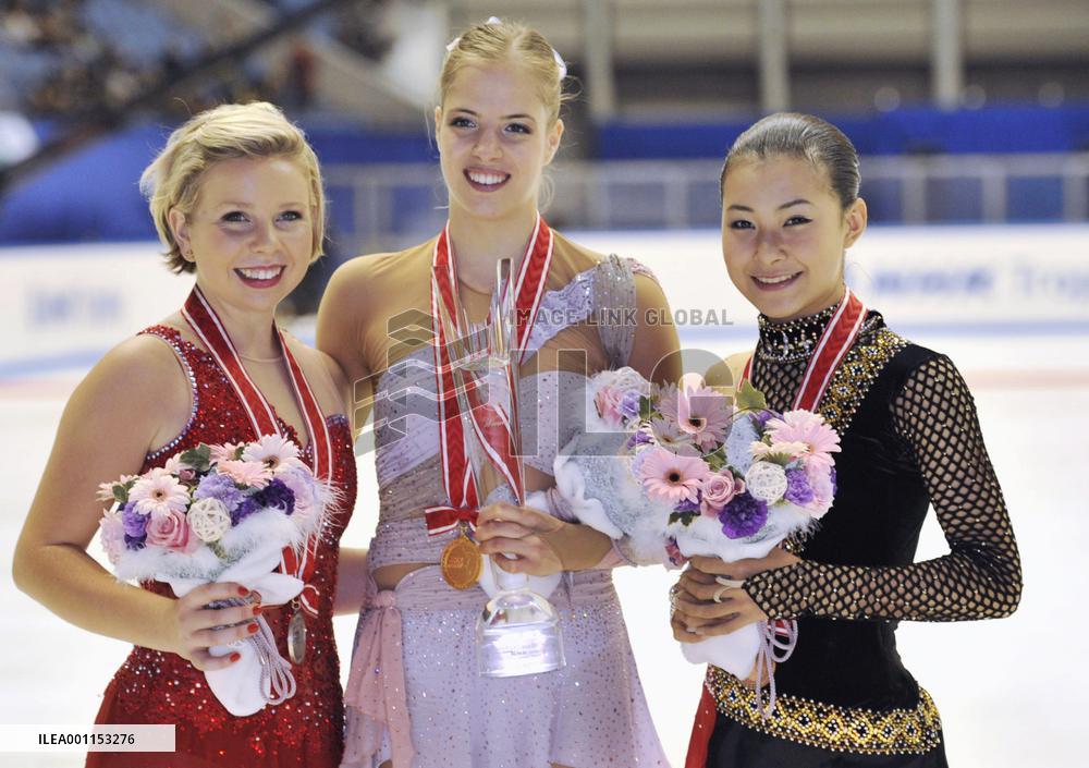 Kostner wins title at NHK Trophy