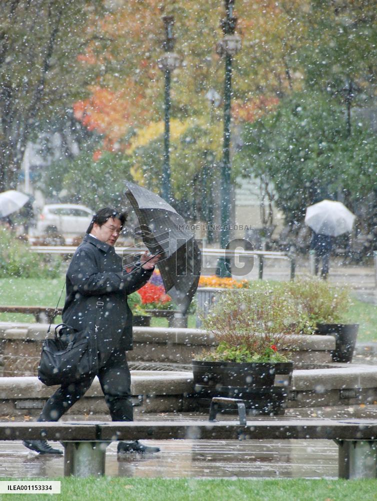 Season's 1st snow in Sapporo