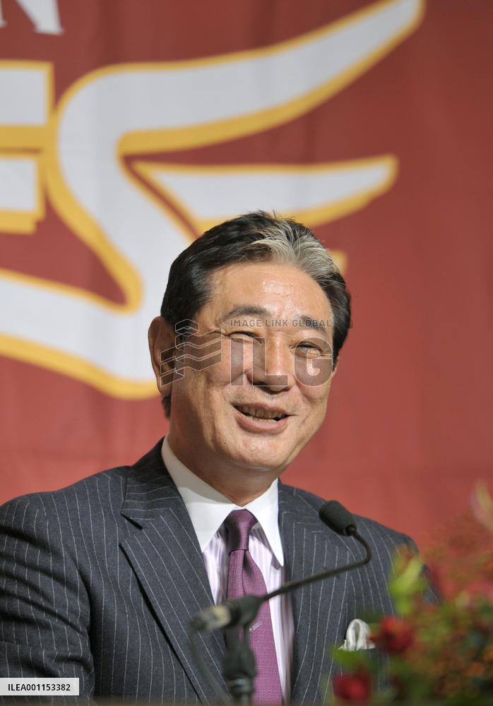 Hoshino becomes Rakuten manager