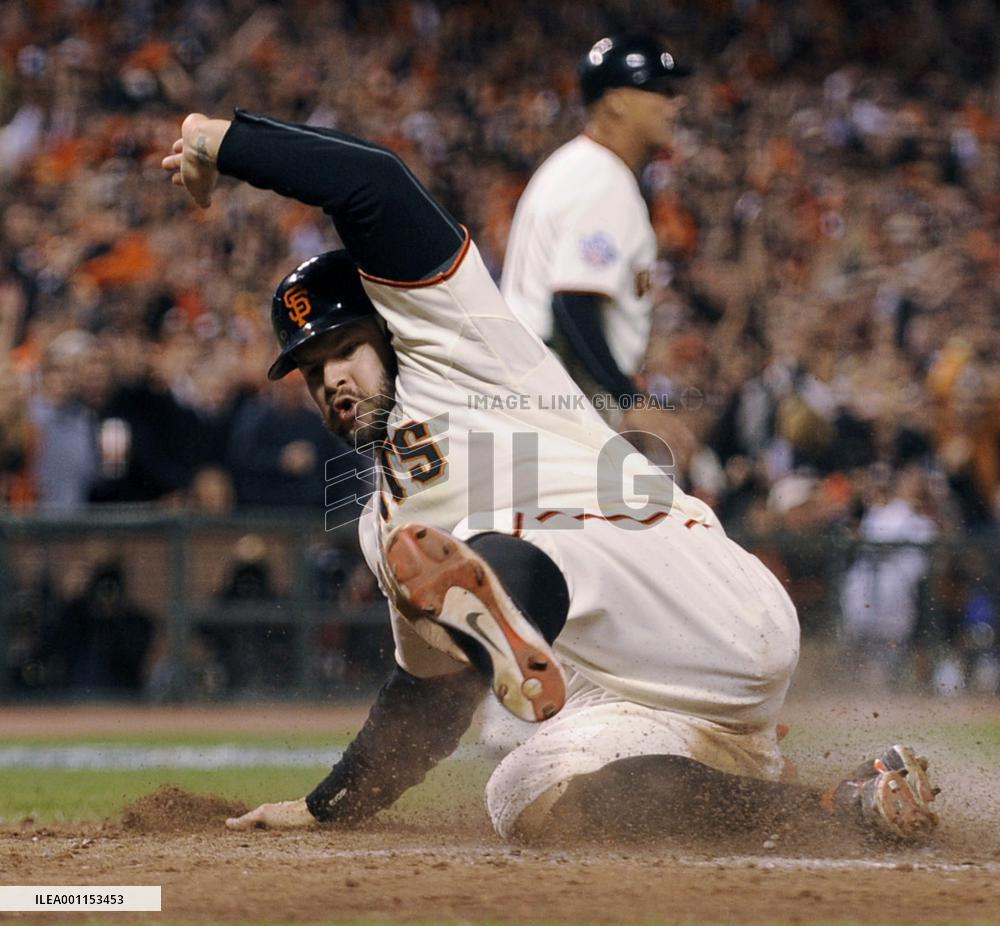 Giants shut out Rangers in Game 2