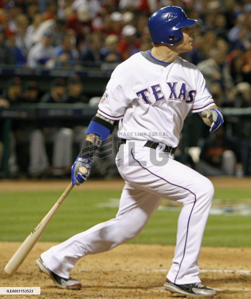 Rangers down Giants at Game 3