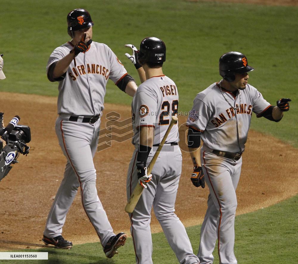Rangers vs. Giants in Game 4 of World Series