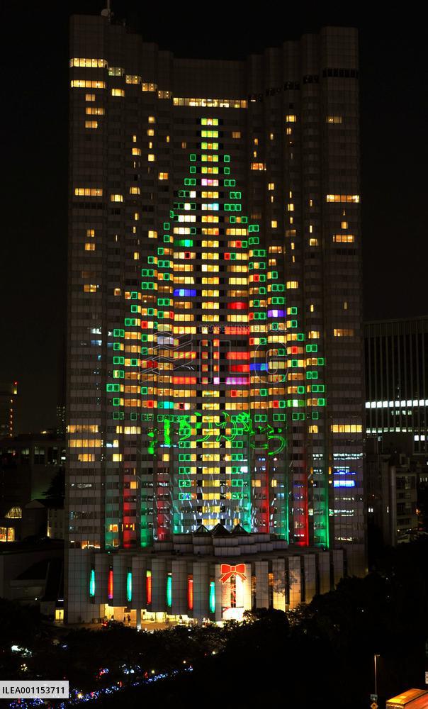Tokyo already in Christmas mood