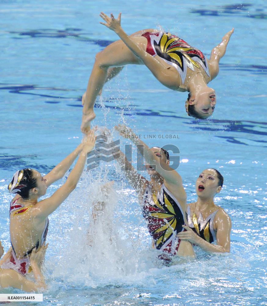 Japan wins silver in synchronized swimming