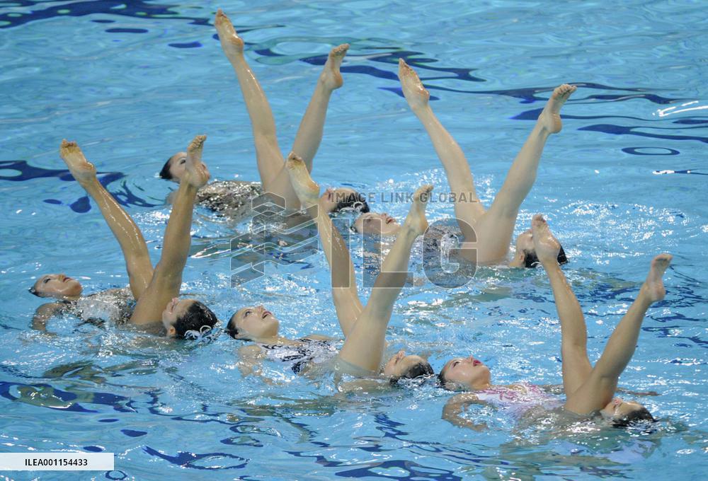 Japan wins silver in synchronized swimming combination