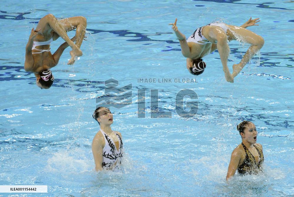 Japan wins silver in synchronized swimming combination