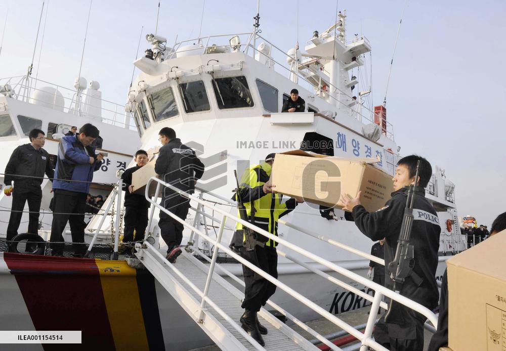 S. Korea transports aid supply to attacked island