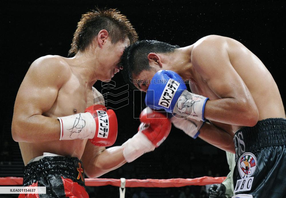 Hasegawa wins WBC featherweight title