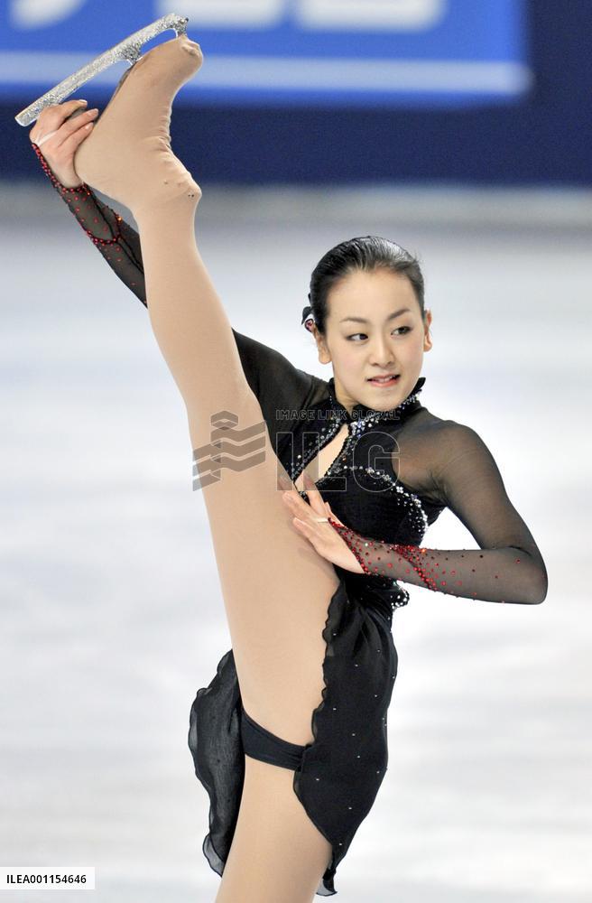 Asada 7th in Trophee Bompard short program