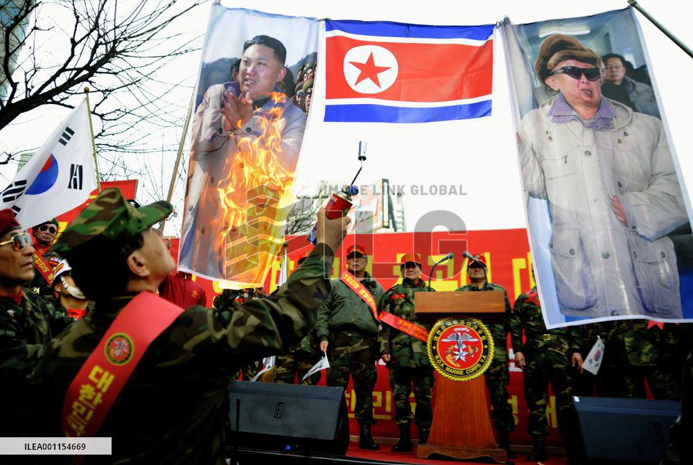 Ex-S. Korean marines protest N. Korea's shelling