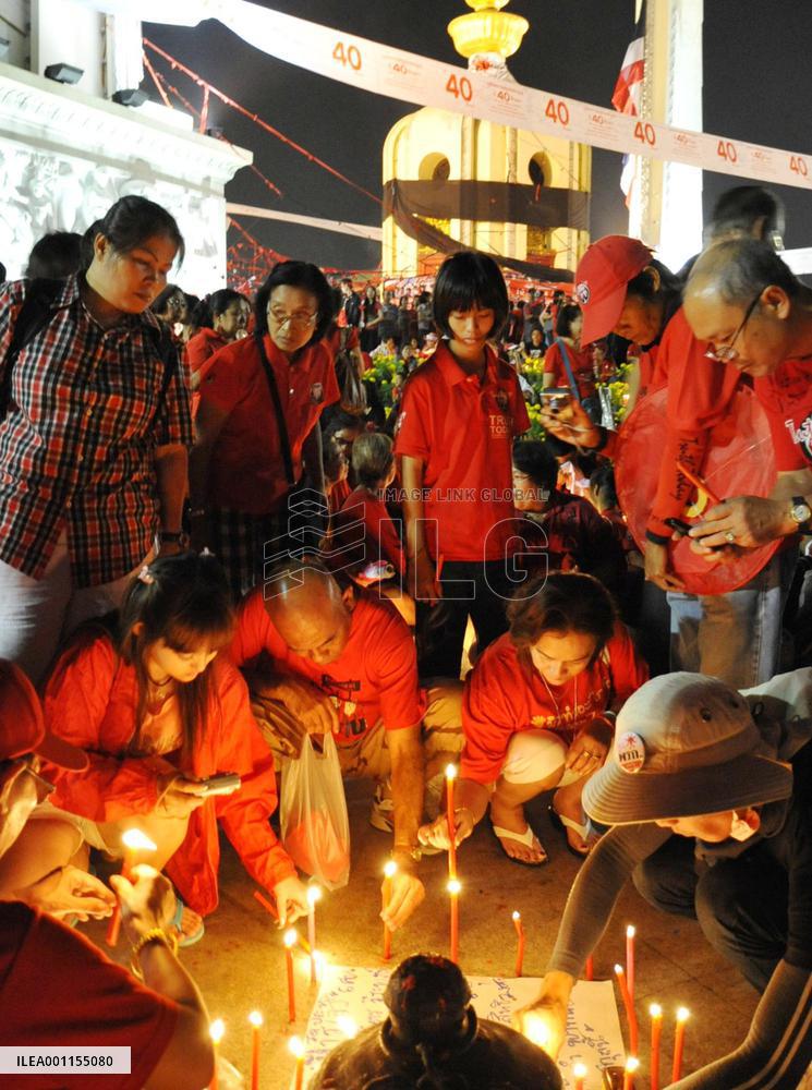 Thaksin supporters commemorate clampdown victims