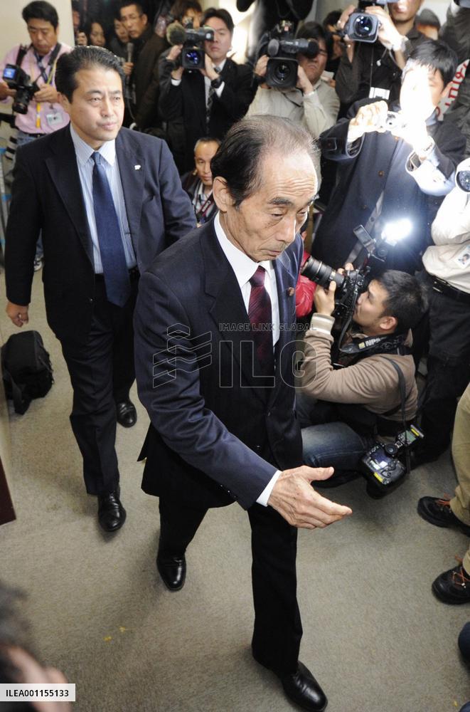 DPJ divided over Ozawa's fate