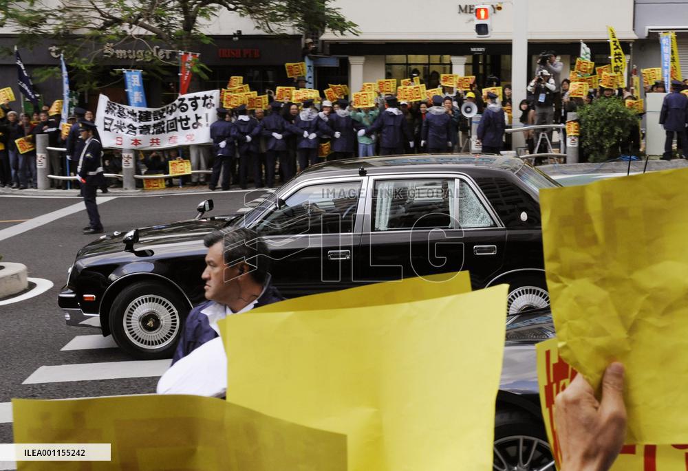 Kan visits Okinawa