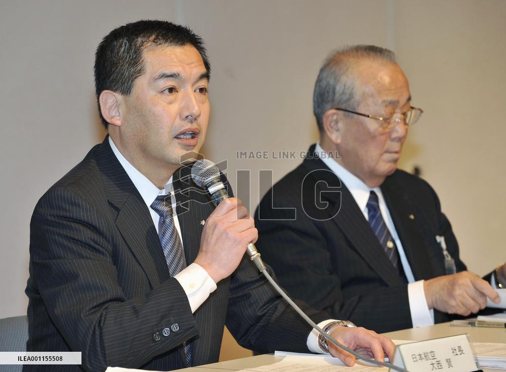 JAL to ax about 170 pilots, flight attendants