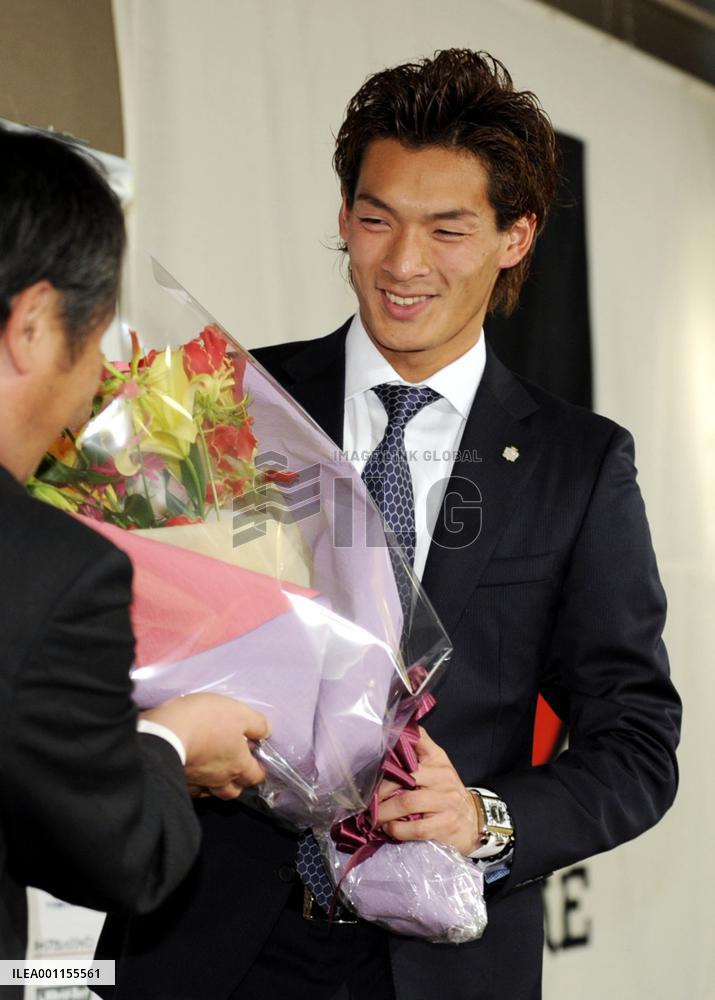 Sanfrecce defender Makino headed to Cologne