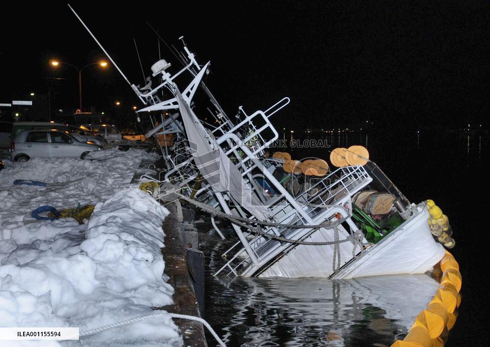 Snow hits areas of Japan