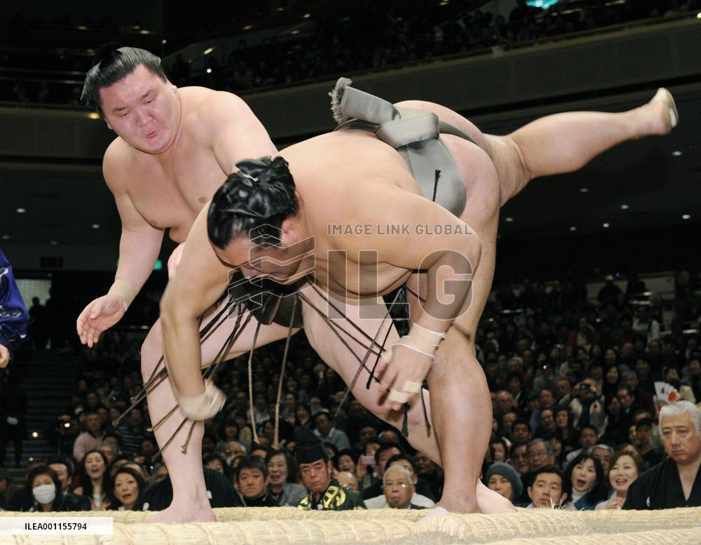 New Year sumo
