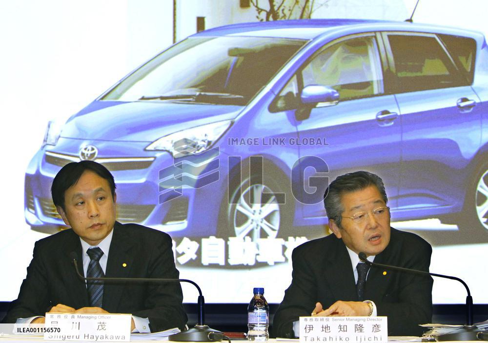 Toyota lifts earnings projections