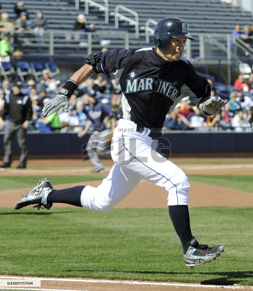 Mariners' Ichiro at spring training