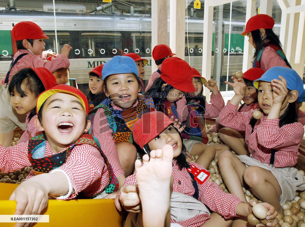 Playroom on train platform