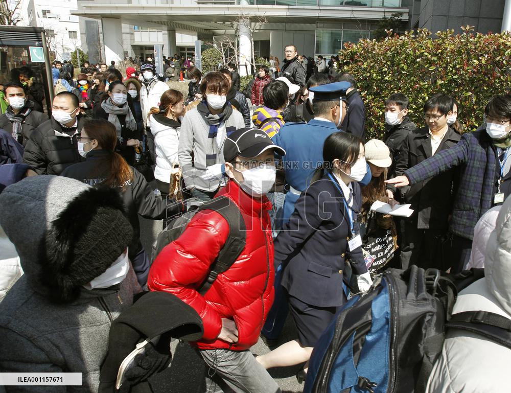 Foreigners leaving Japan