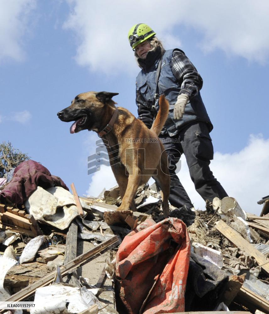 Search for missing people in Ofunato