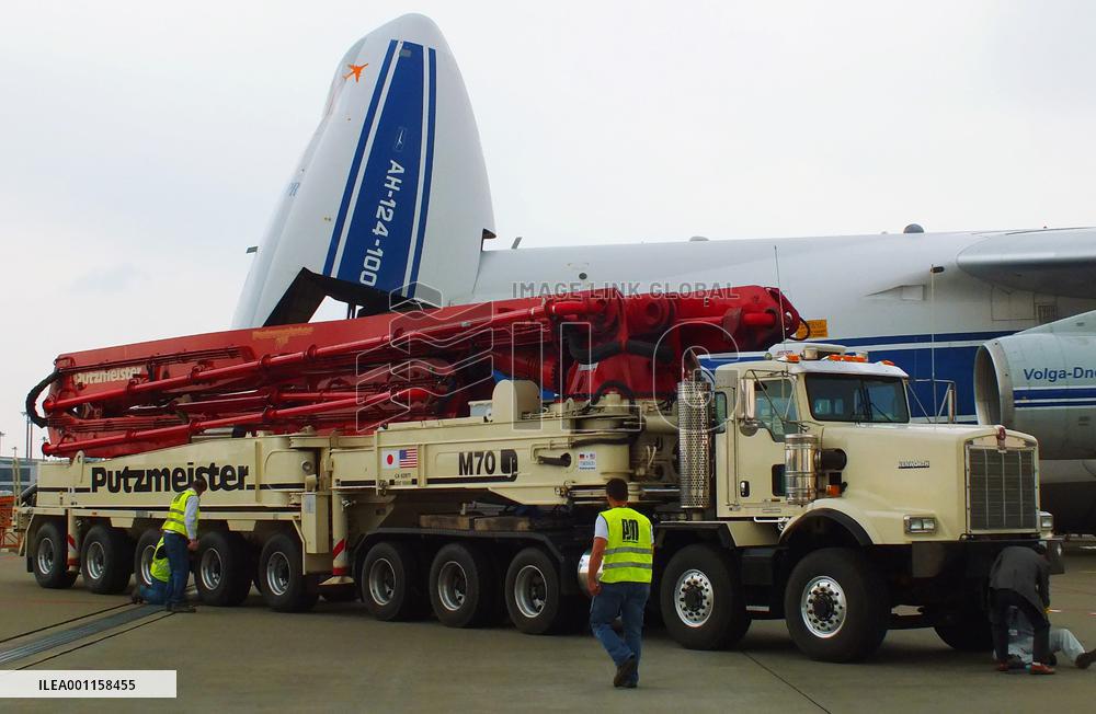 World's largest concrete pumping truck