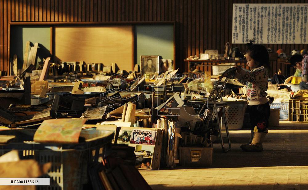Items retrieved from quake, tsunami disaster