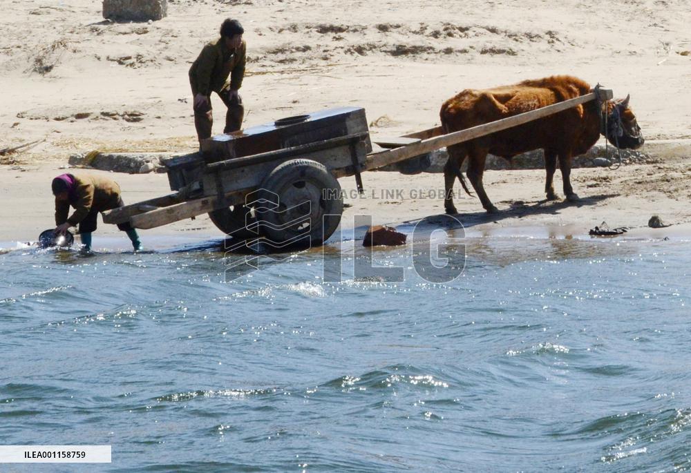 China tour offers glimpse of 'real life' in N. Korea