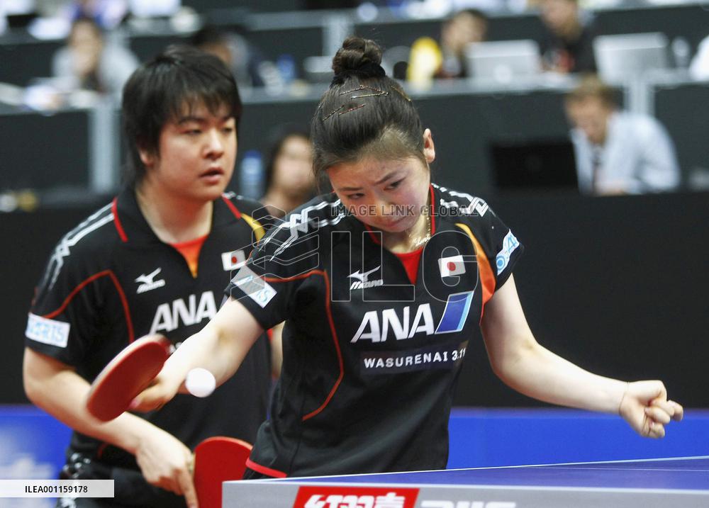 Japanese pair at world table tennis c'ships