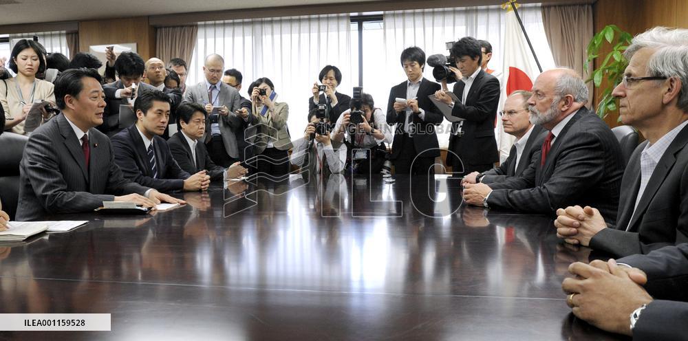 IAEA team, Kaieda hold talks