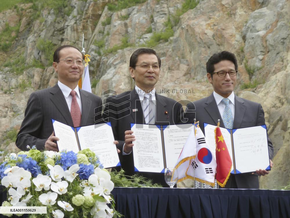 Nations to address Japan's tourism predicament