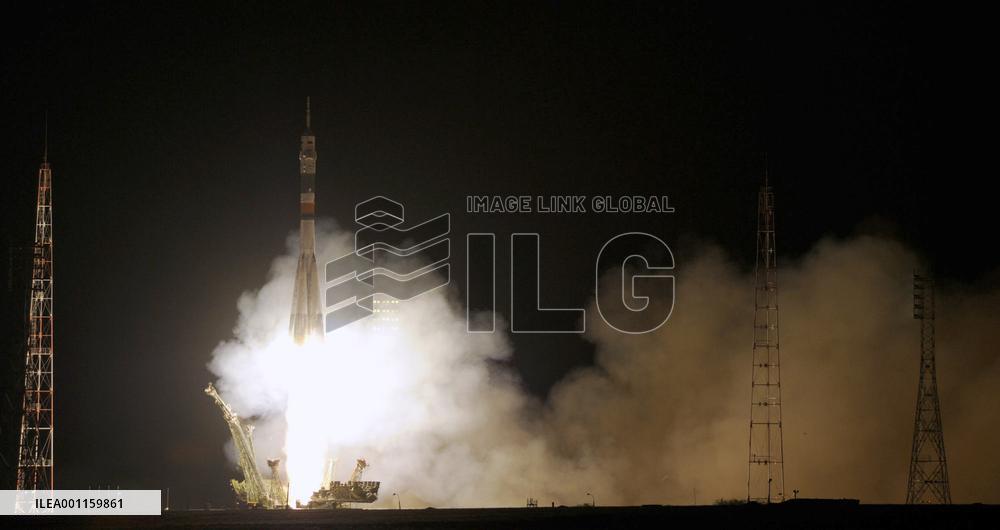 Russian Soyuz lifts off for ISS