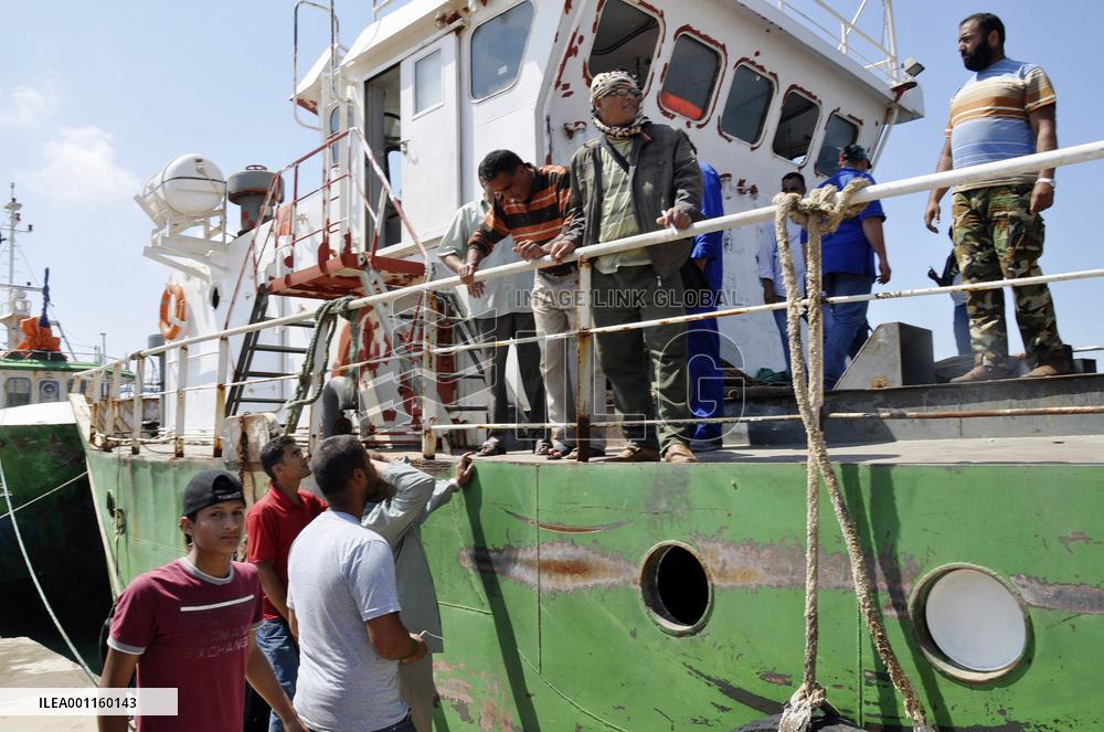 Libyans fleeing from capital