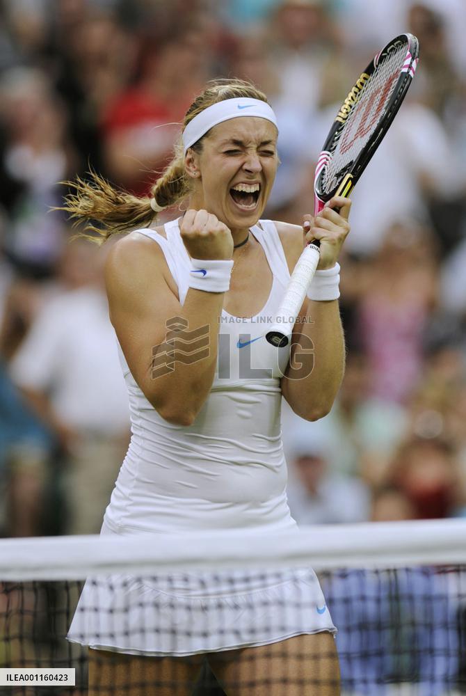 Lisicki advances to Wimbledon semifinals