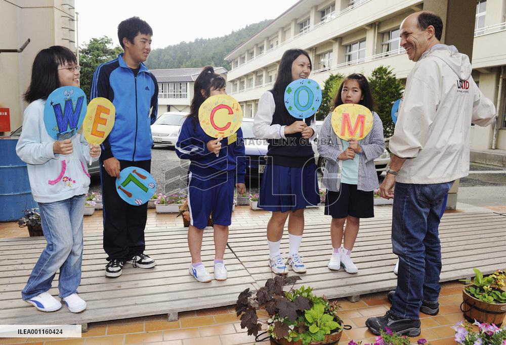 U.S. envoy Roos in disaster-hit Iwate Pref.