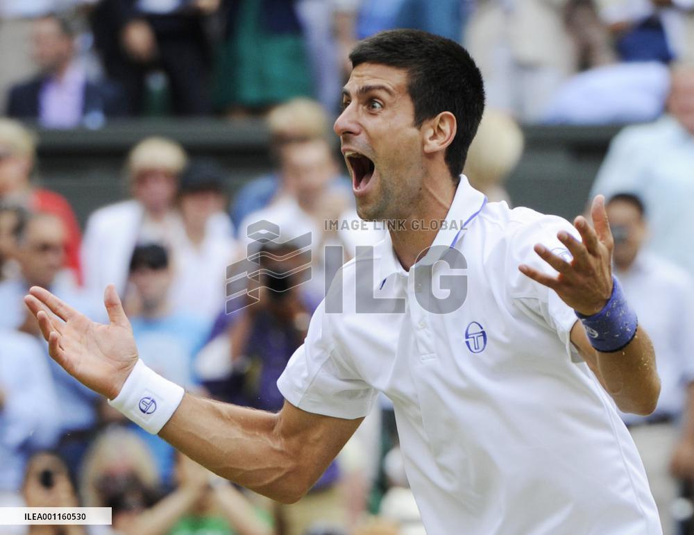 Djokovic advances to Wimbledon final